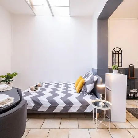 아파트 Beau Deux Pieces Avec Grande Terrasse 루베