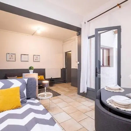 아파트 Beau Deux Pieces Avec Grande Terrasse *